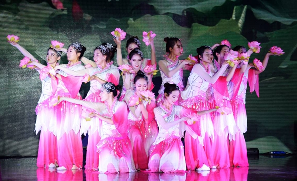 晚會1.jpg